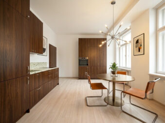 Velký byt 2+1 v Černovicích